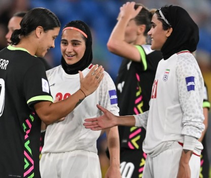 Five Iranian soccer players escape handlers and seek asylum in Australia