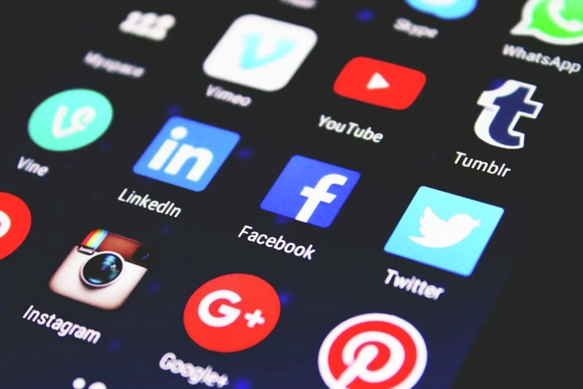 The Federal Government will attempt another social media crackdown this week episode artwork