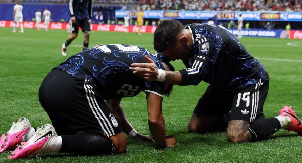 Argentina pulls off incredible late comeback to beat England in World Cup semi, books place in final episode artwork
