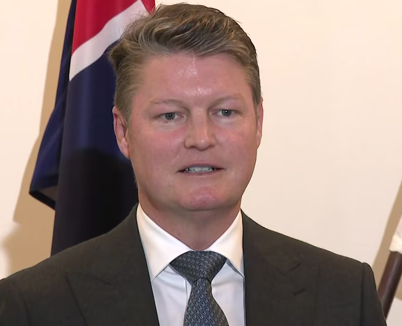 Vic Labor whispers grow, Carroll says no episode artwork
