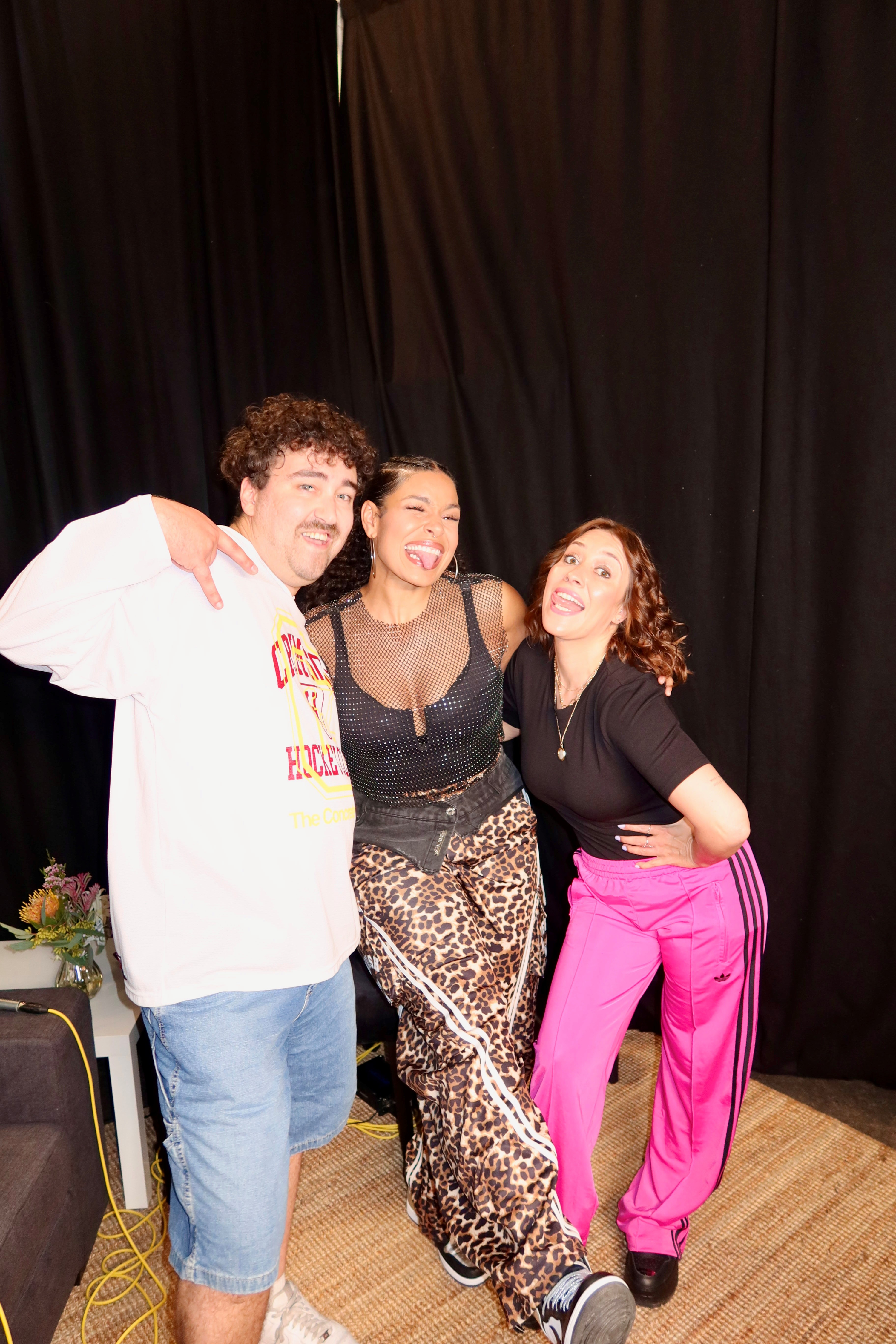 Jordin Sparks Chats Mariah, Motherhood & More Backstage @ Fridayz Live! episode artwork