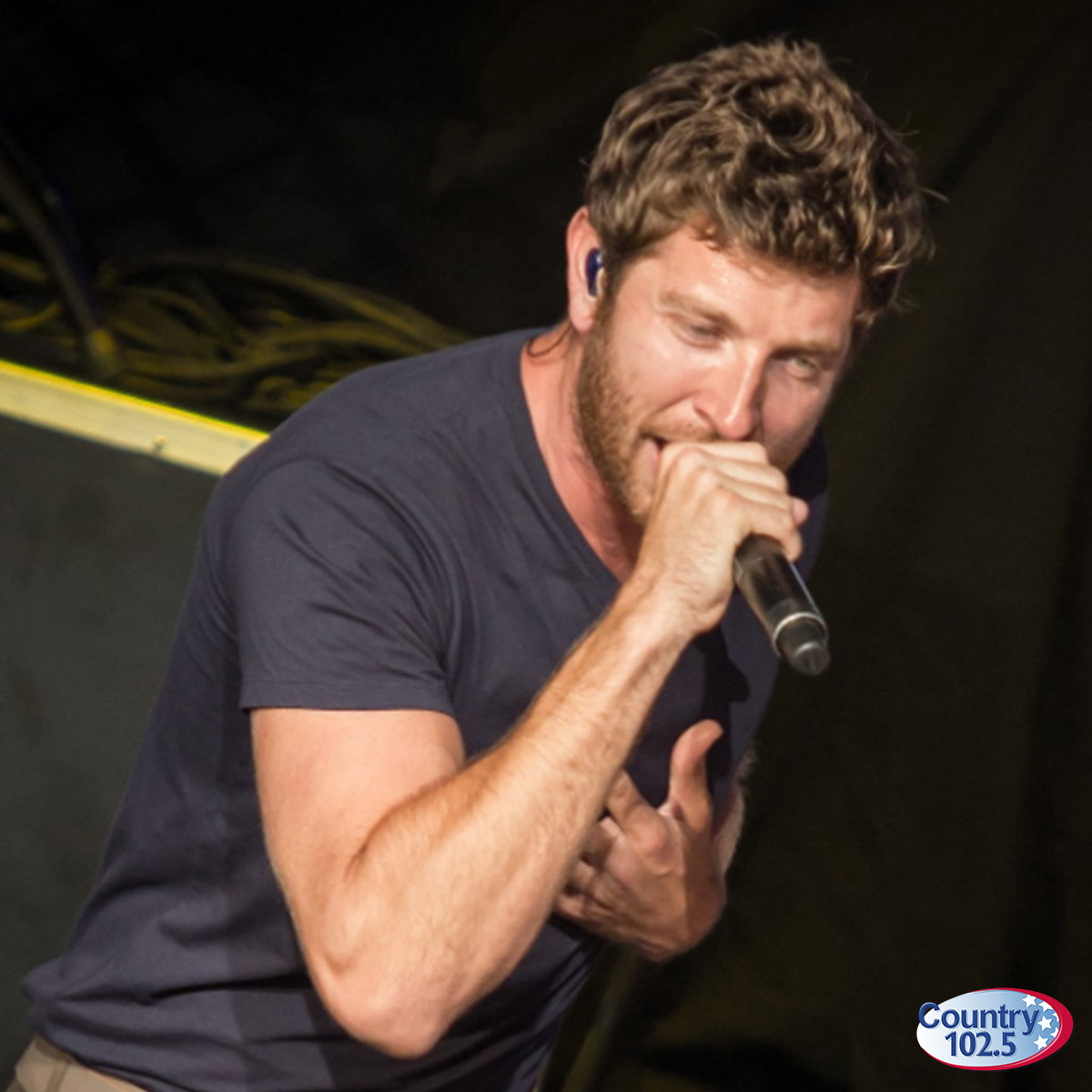 Brett Eldredge calls Jonathan and Ayla