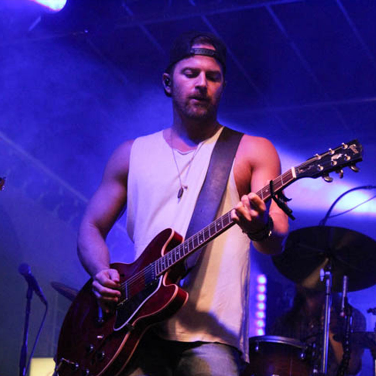 Kip Moore-She's Mine