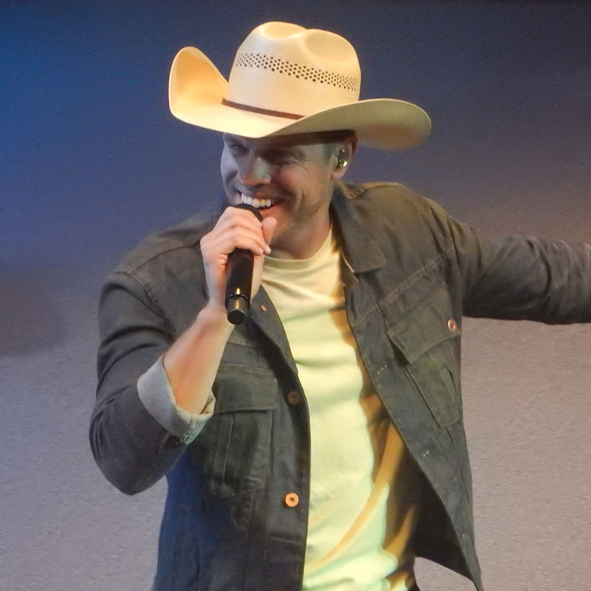 Dustin Lynch on His New Album "Tullahoma"