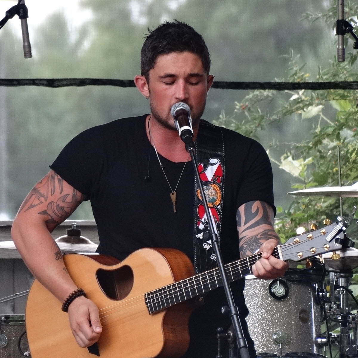 Michael Ray - Think A Little Less