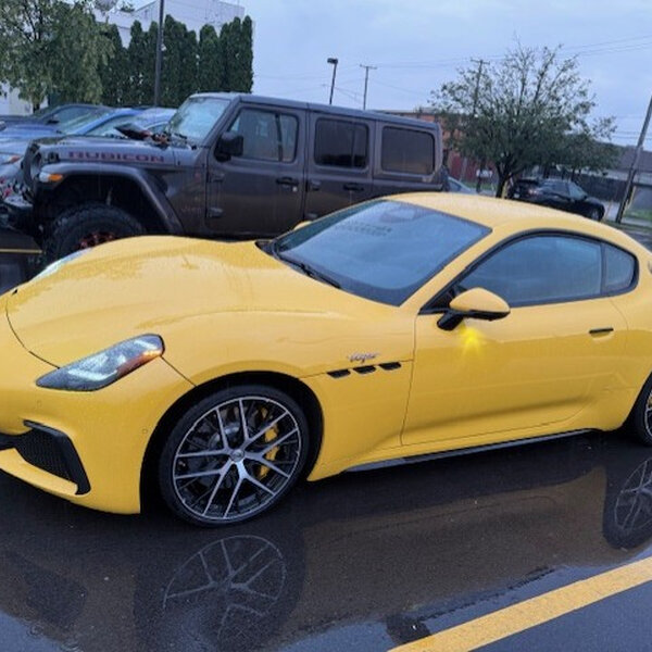 Maserati GranTurismo and Cabrio Trofeo – Tanner Foust