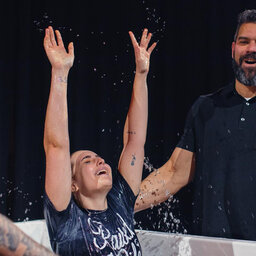 Robby Gallaty: Simple prayer leads to spontaneous baptism