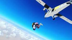 What’s Gone Viral - Lewis Hamilton front-flipping out of a plane in solo skydive