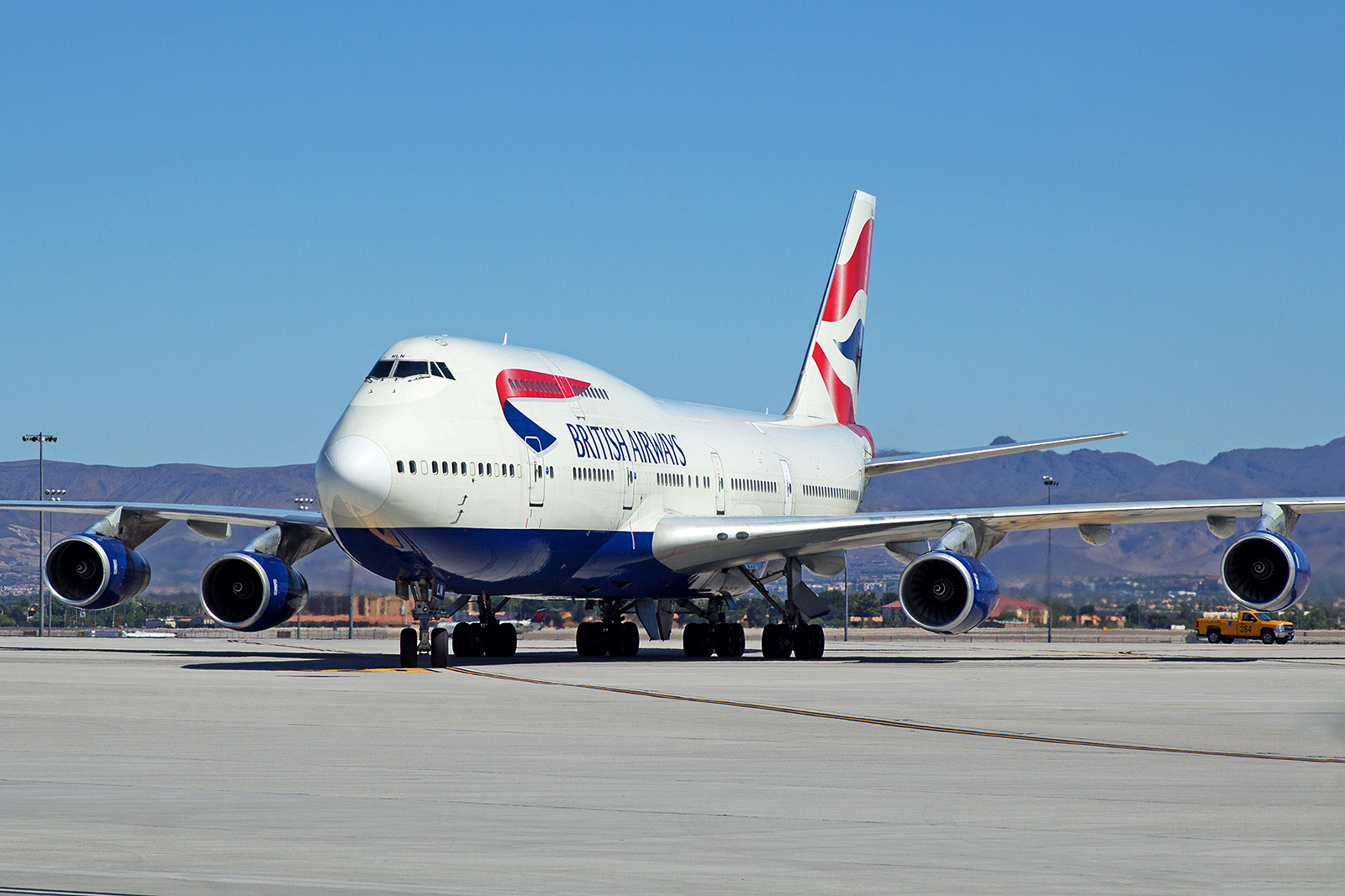 British Airways Boeing 747 takes a bow