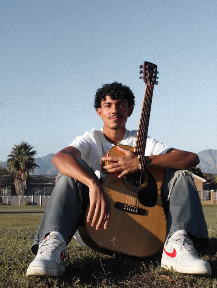 LIAM COVA MAKES WAVES WITH “WORRY SEA”