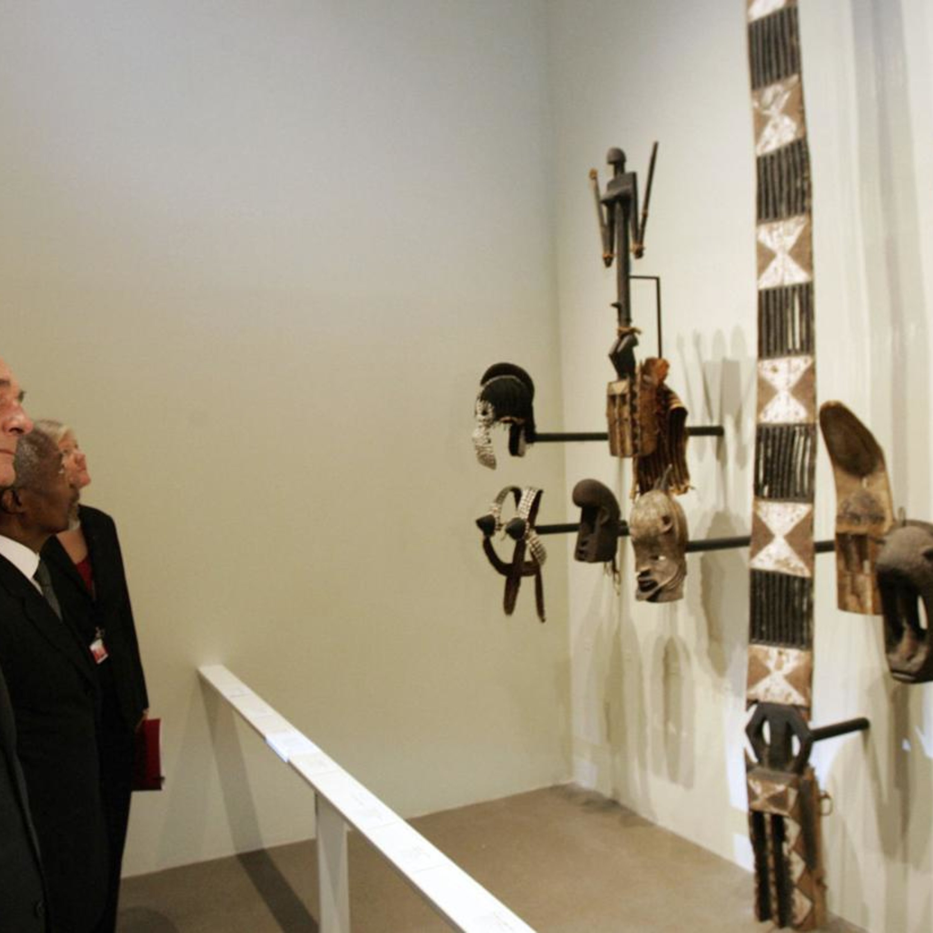 French commission to urge return of looted African art