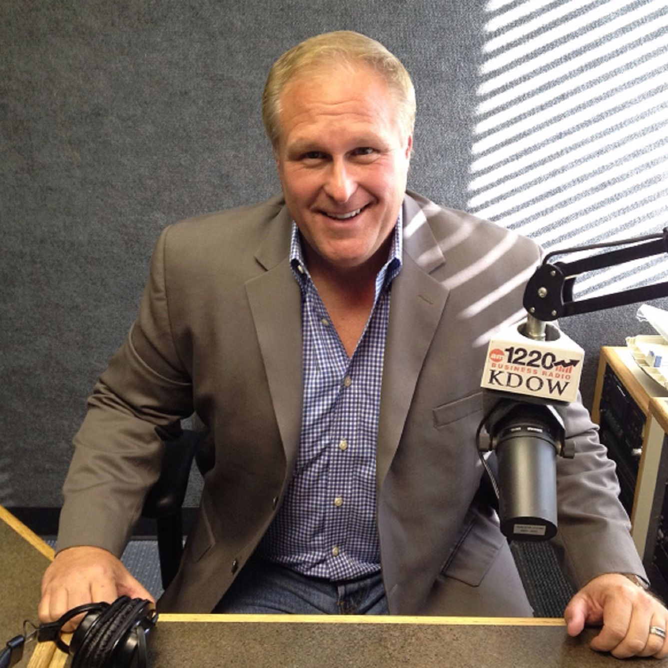Today, Eric speaks with Lance Siegel, owner of HVCC appraisals episode artwork