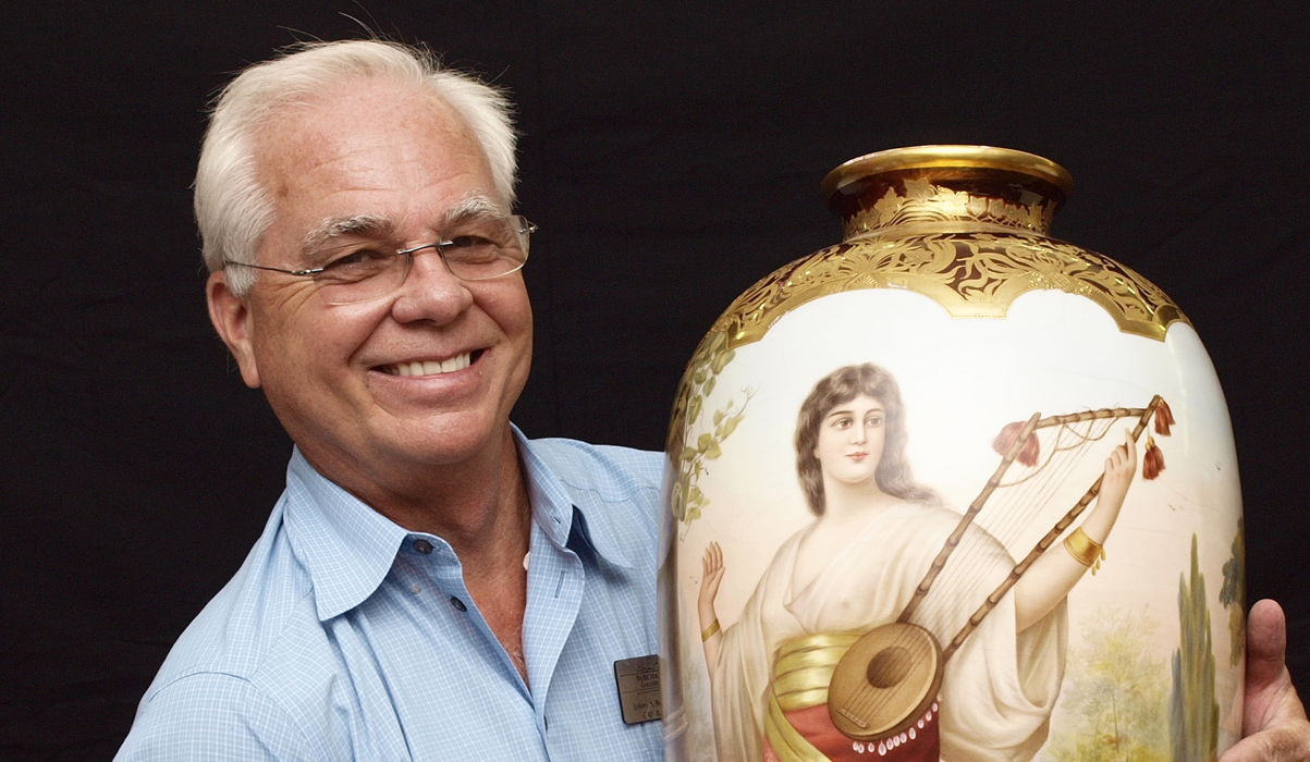 Zsolnay Porcelain Wins, Vaseline Glass Treasures, Pre-Columbian Pottery & Big Auction Surprises