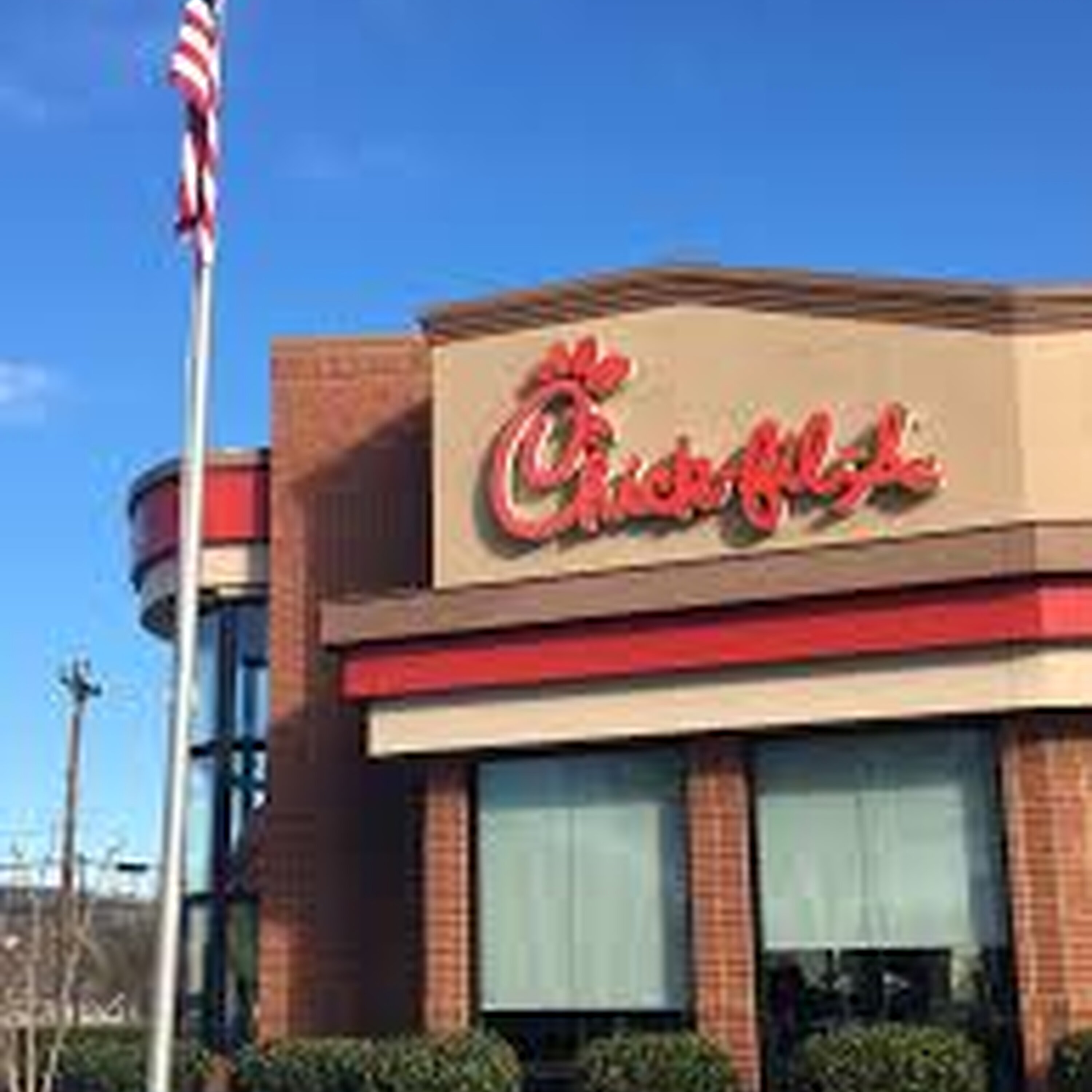 Chick-fil-A Officers Meals to 3 White Cops, Makes Black Officer Pay Chick-fil-A Officers Meals to 3 White Cops, Makes Black Officer Pay