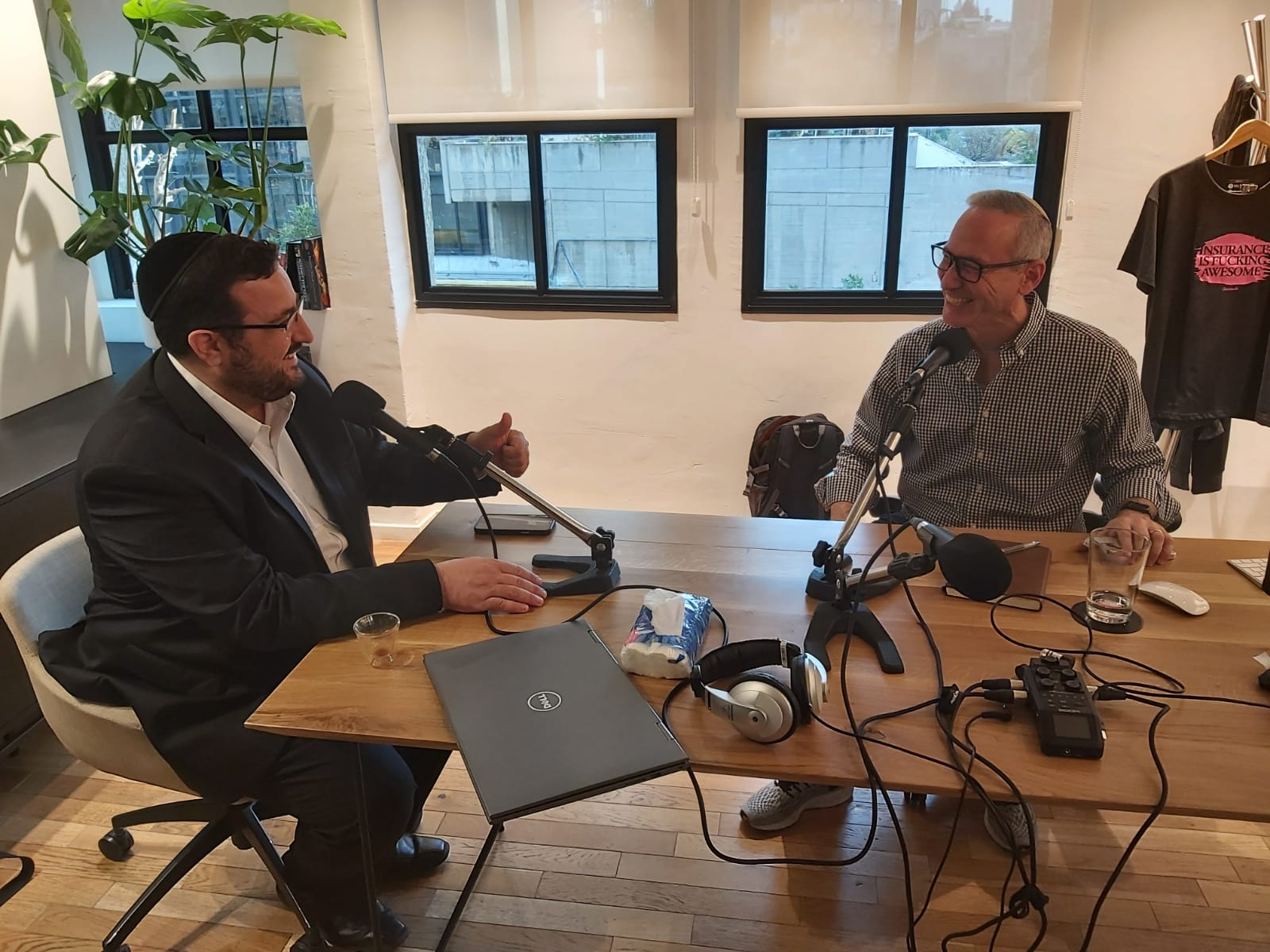 חדי קרן - דניאל שרייבר