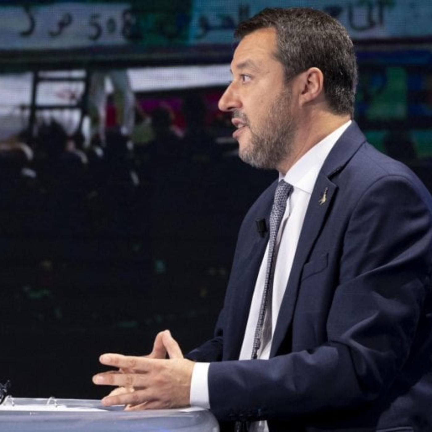 Il pugno di Salvini episode artwork