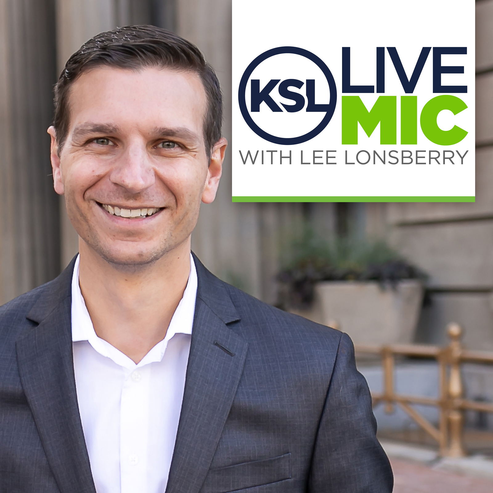 Lee says farewell