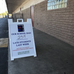 Phoenix elementary school trying to combat tardiness
