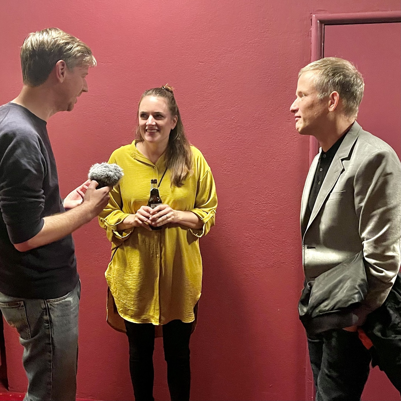 Vakantie, Dutch Podcast Awards, Maria Kraaijkamp en een vliegreis - BONUS episode artwork