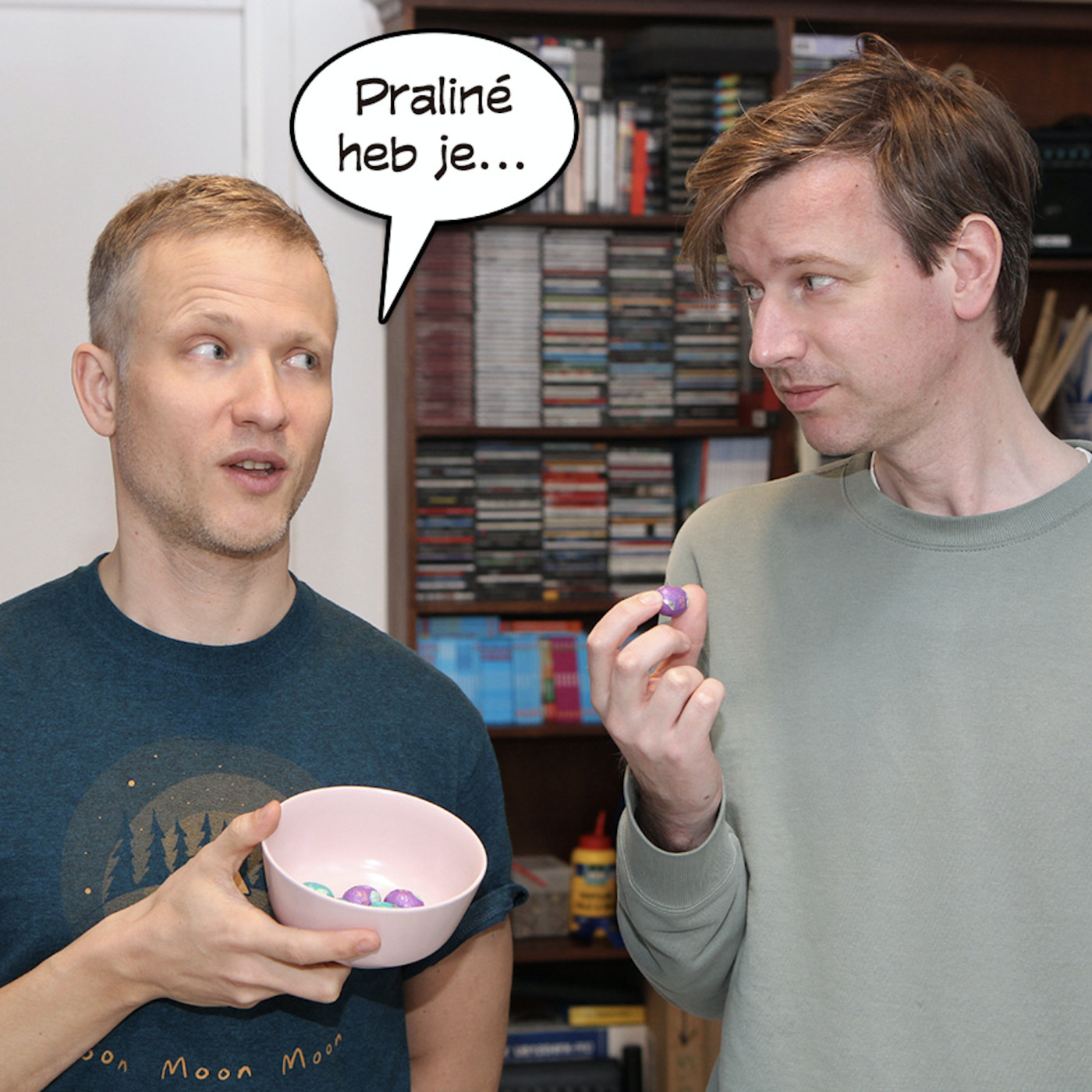 Een vrijwel naakte jongen met een boodschappentas voor z'n episode artwork