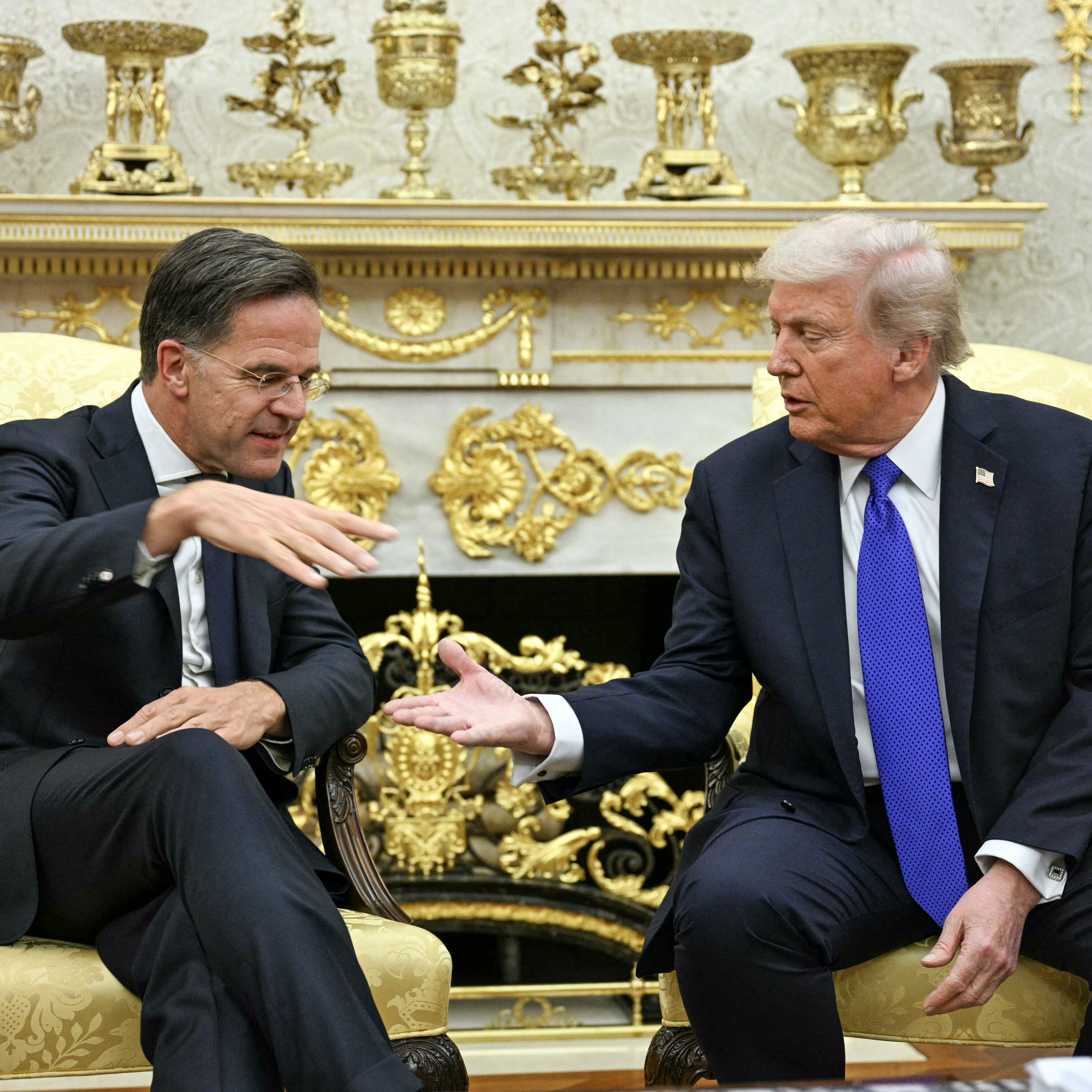 De nieuwe spindoctor van Trump heet Mark Rutte episode artwork