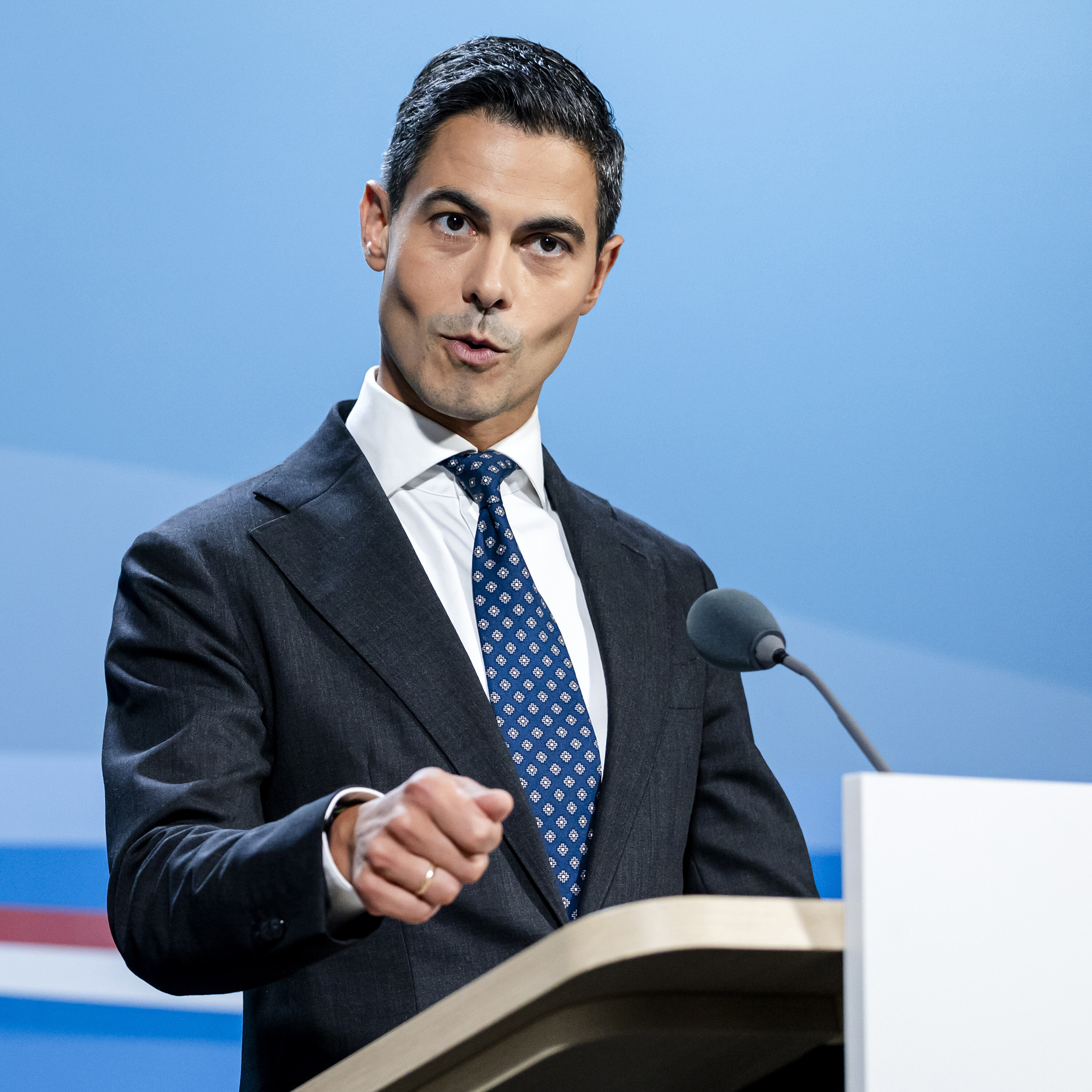 Premier Jetten dreigt al te struikelen over zijn eerste begroting