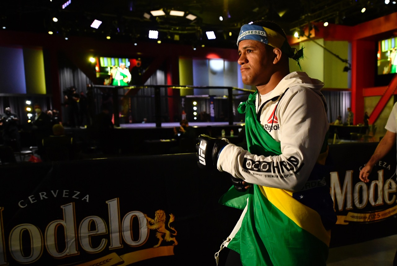 Mundo da Luta #120 - Gilbert Durinho fala sobre a reta final dos treinos para desafiar Kamaru Usman no UFC 258 episode artwork