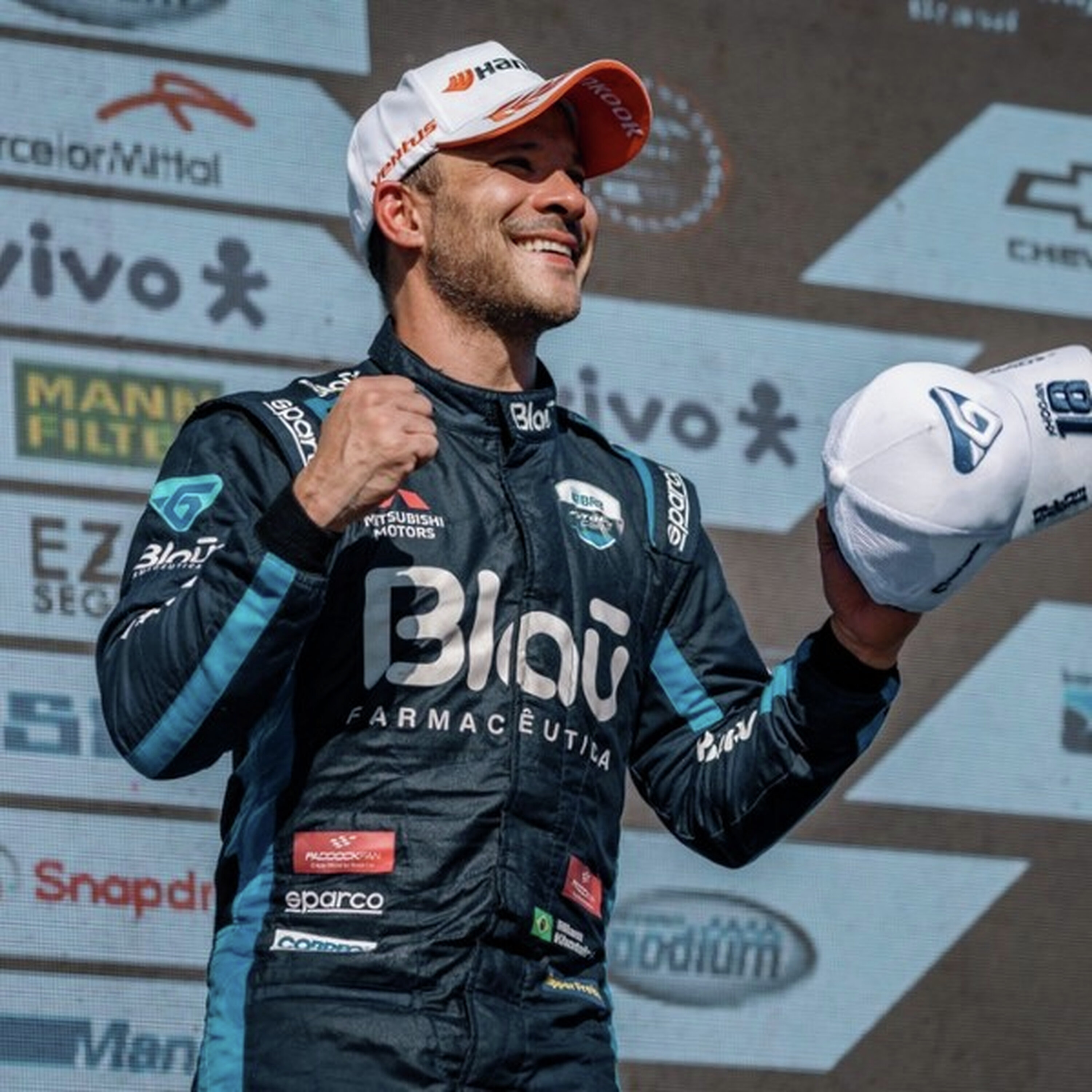 Na Ponta dos Dedos #248 – Max Verstappen protagoniza a polêmica do GP da Espanha de F1 e um papo com Allam Khodair