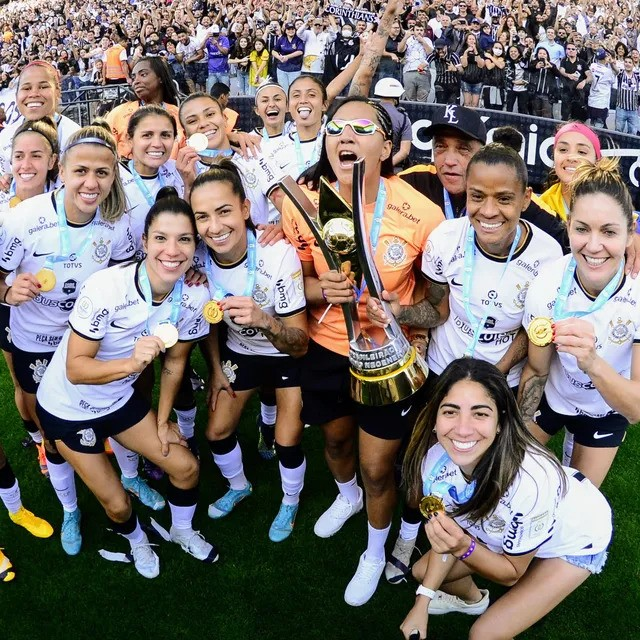 GE Corinthians #247 – Mais um! O título das Brabas do Timão e entrevista com Gabi Zanotti