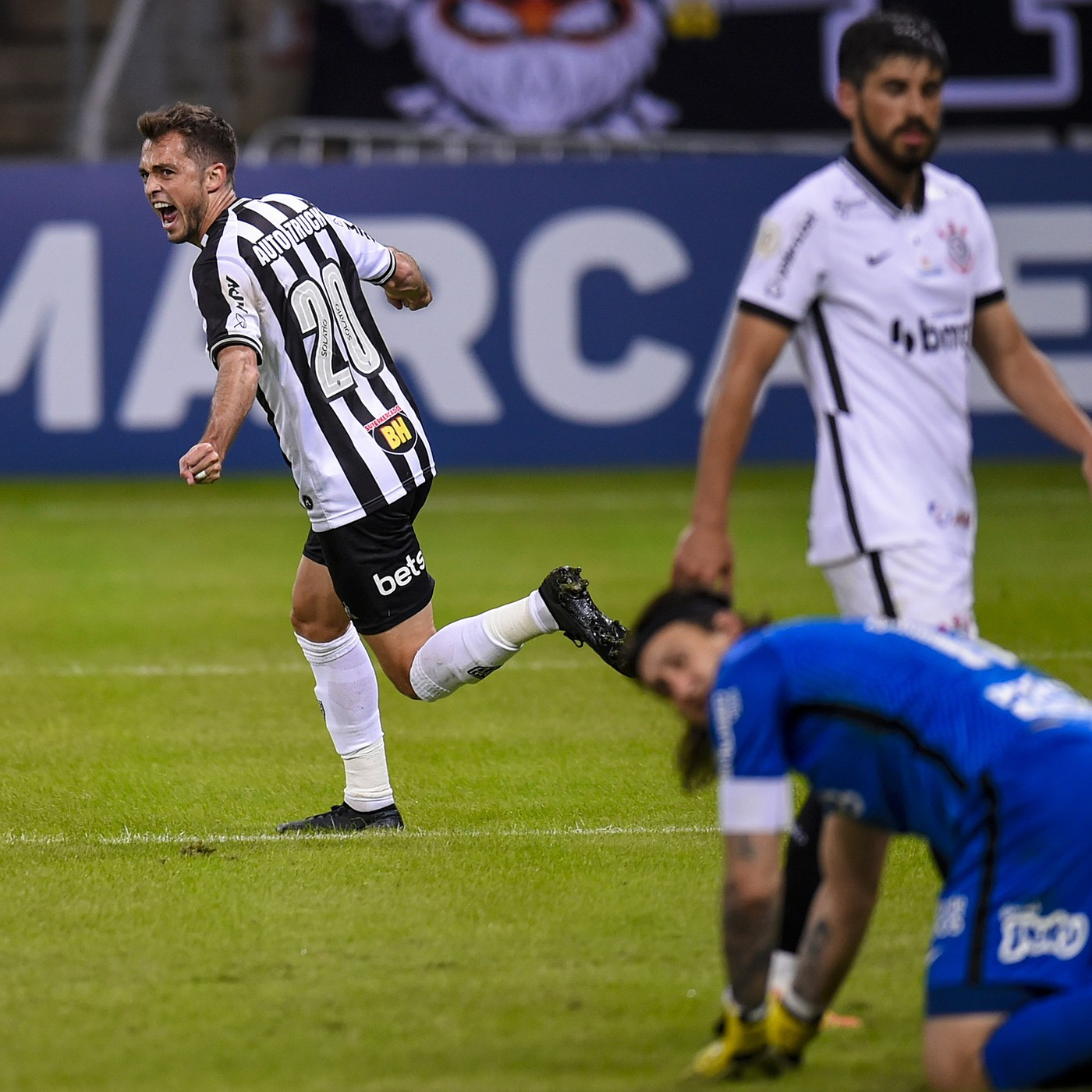 GE Corinthians (extra) - Derrota dura na estreia, "novo normal" e busca por Otero