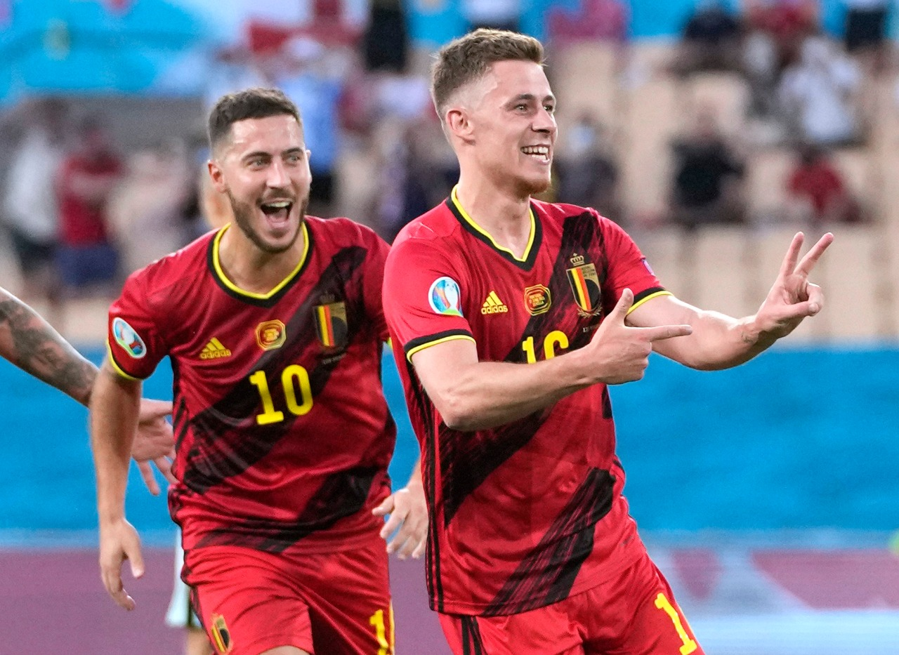 Pocket Euro #17 - Bélgica elimina Portugal de CR7, e zebra República Tcheca tira a Holanda episode artwork