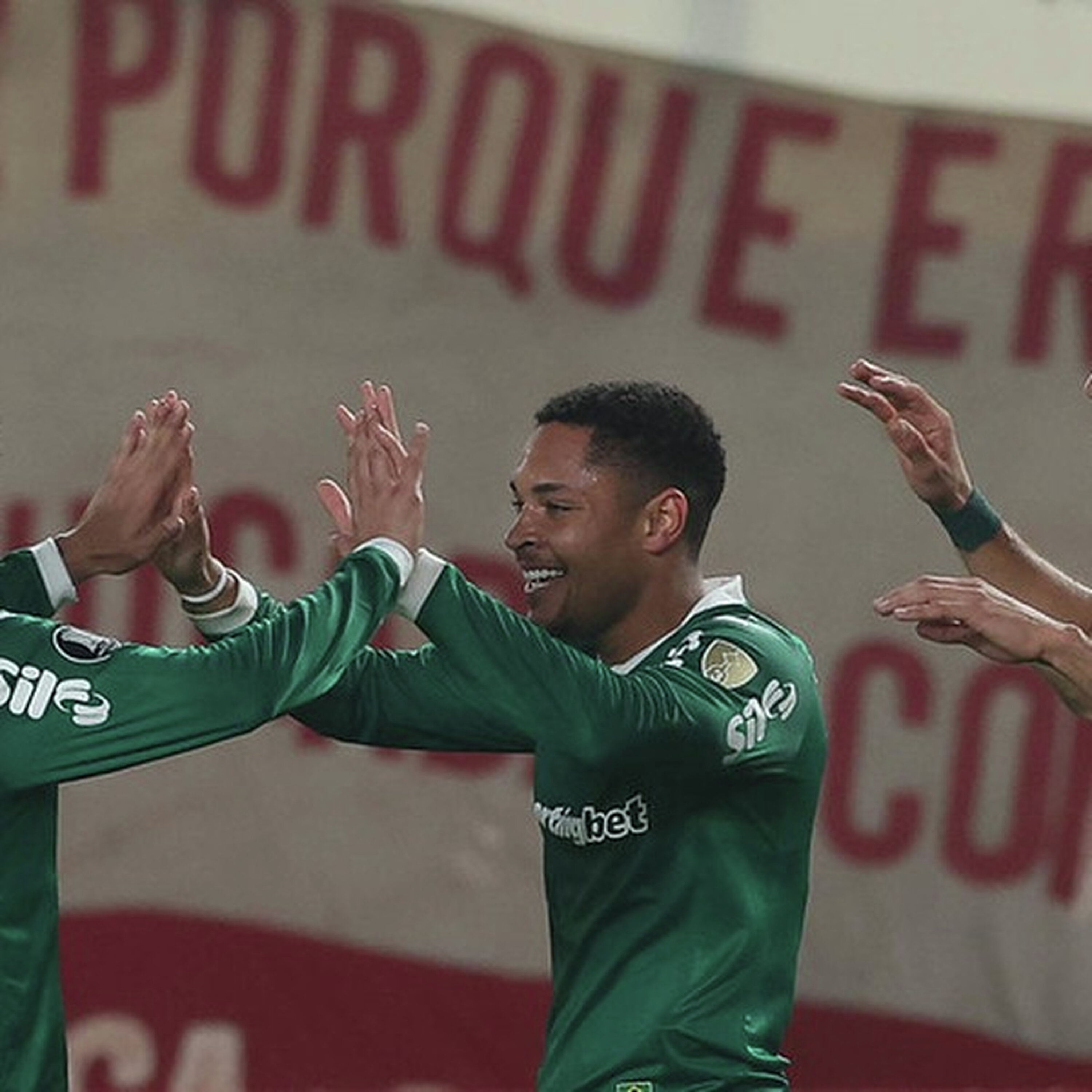 GE Palmeiras #489 - Dupla Fláco e Roque brilham em goleada sobre o Universitário na Libertadores e Marcos Rocha deixa o verdão