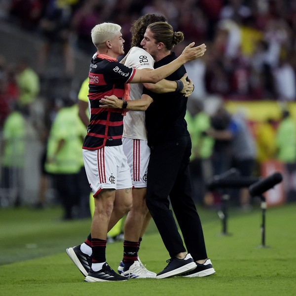 GE Flamengo #452 - Filipe Luís estreia com o pé direito: Flamengo vence o Corinthians no Maracanã