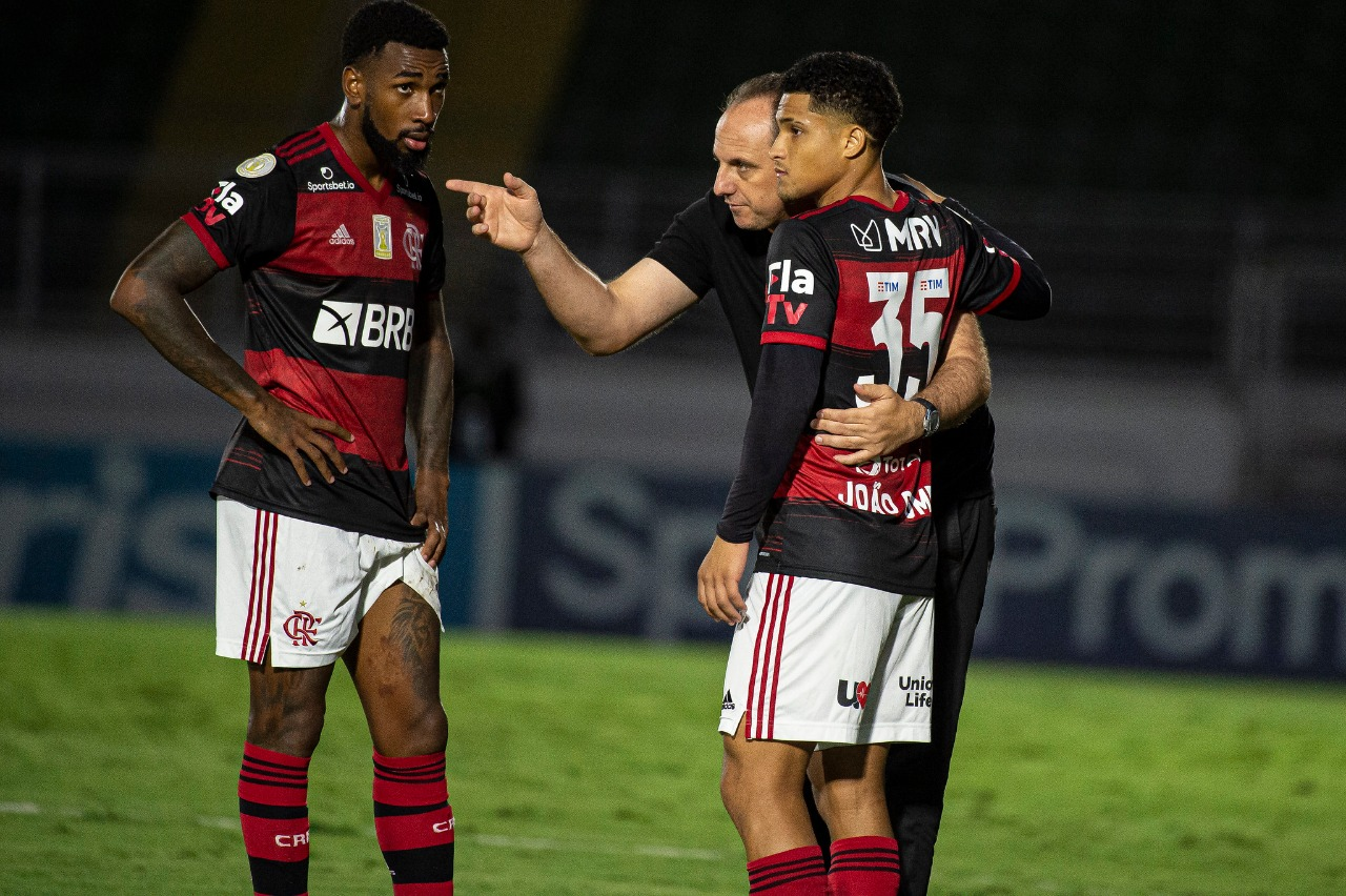 GE Flamengo #118 - Culpa dividida? Vacilo de Isla, Demora de Rogério e falta de pontaria freiam arrancada do Flamengo