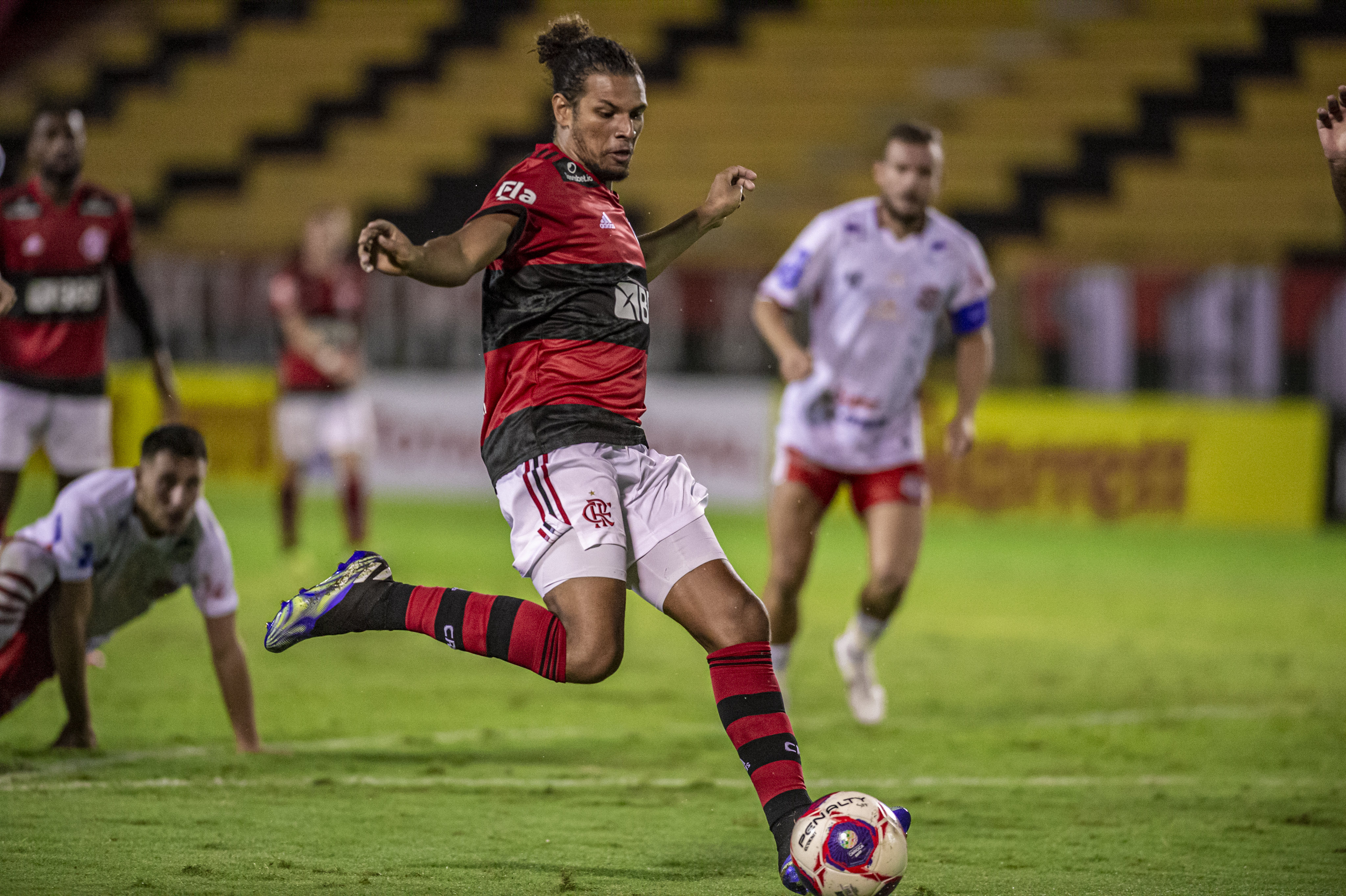 GE Flamengo #127: De Isla a Arão: os fatos novos na “estreia” da temporada 2021