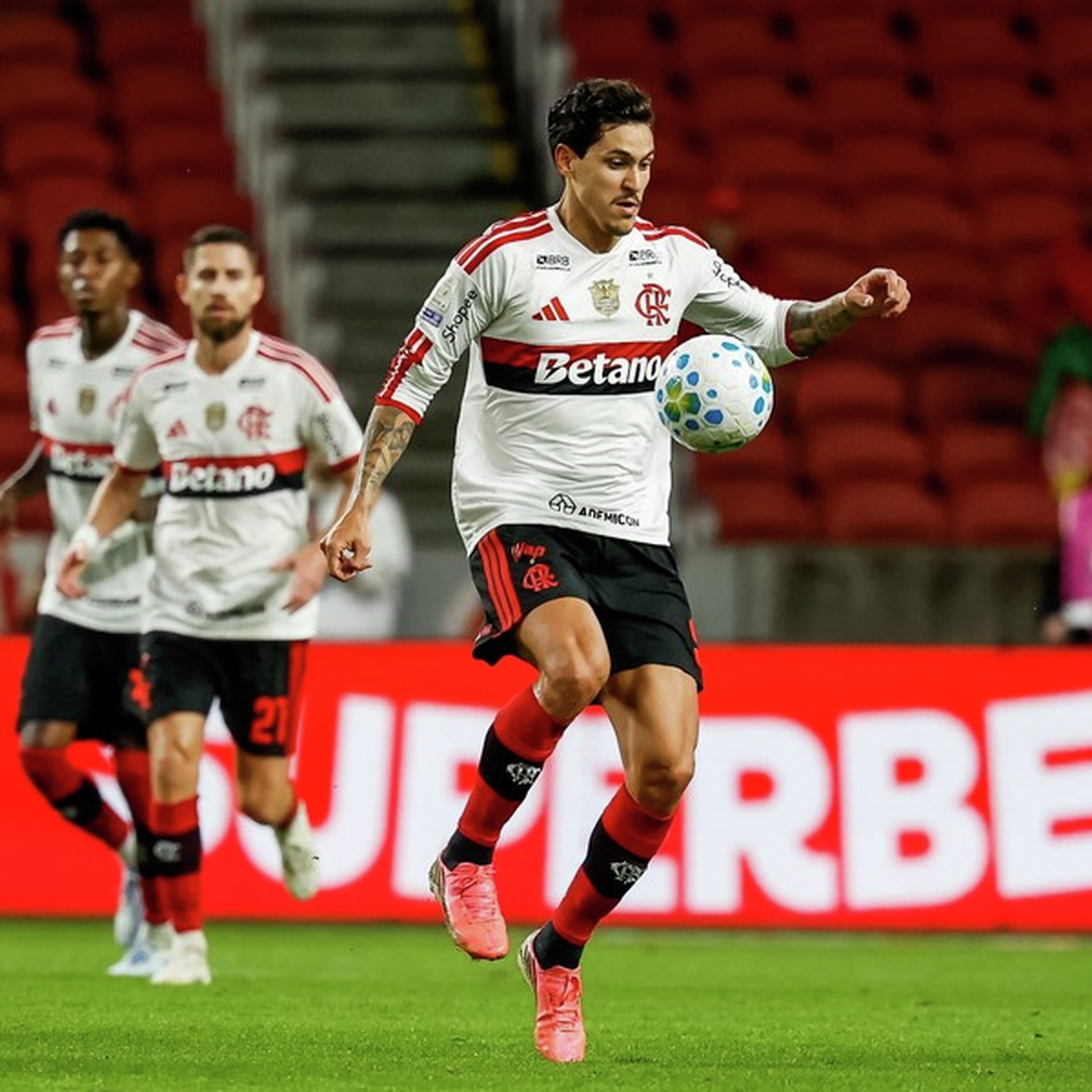 GE Flamengo #497 - Luiz Henrique e Almada escancaram dificuldade do Flamengo no mercado episode artwork