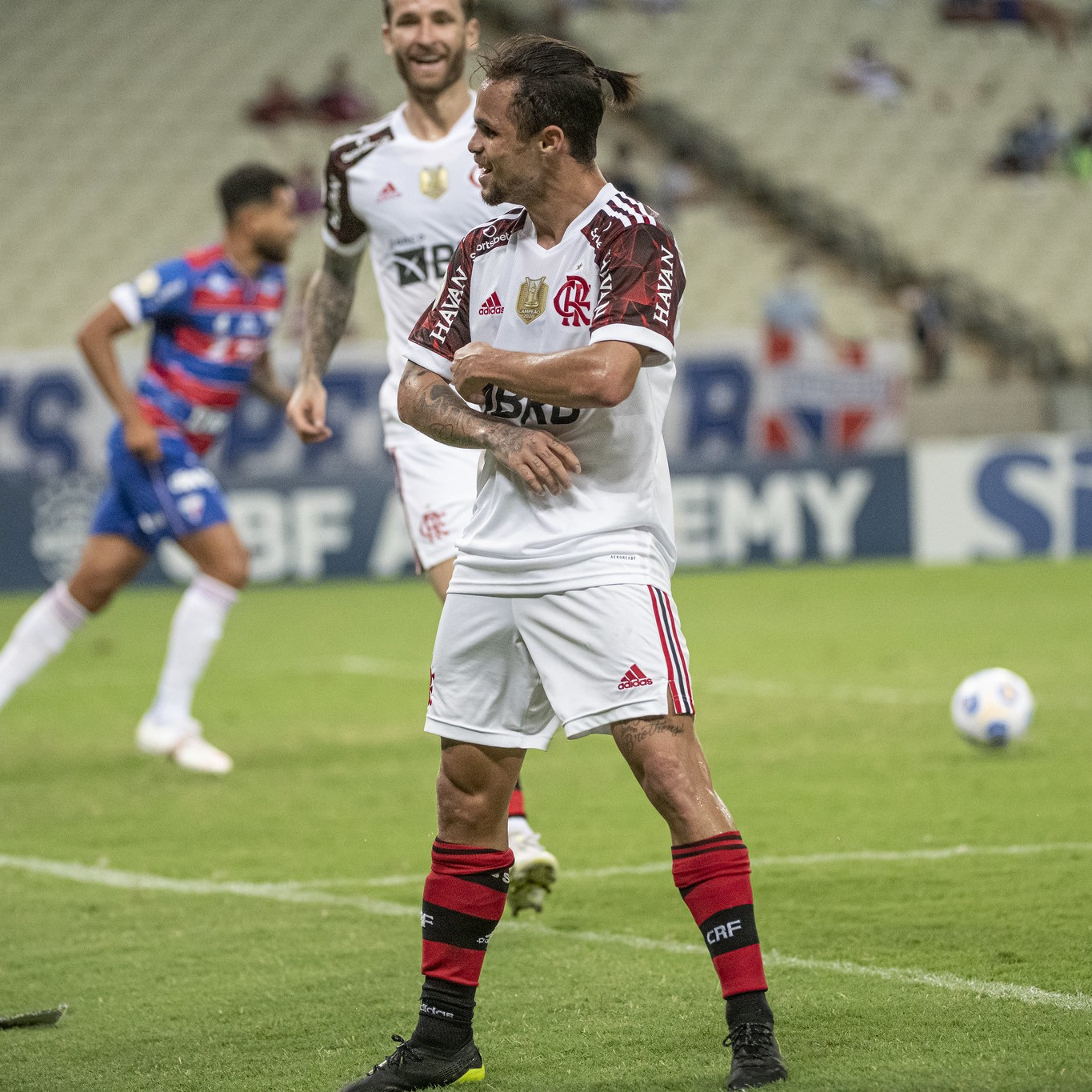 GE Flamengo #178 - Com brilho de Filipe Luís, time desfalcado supera Fortaleza no Castelão