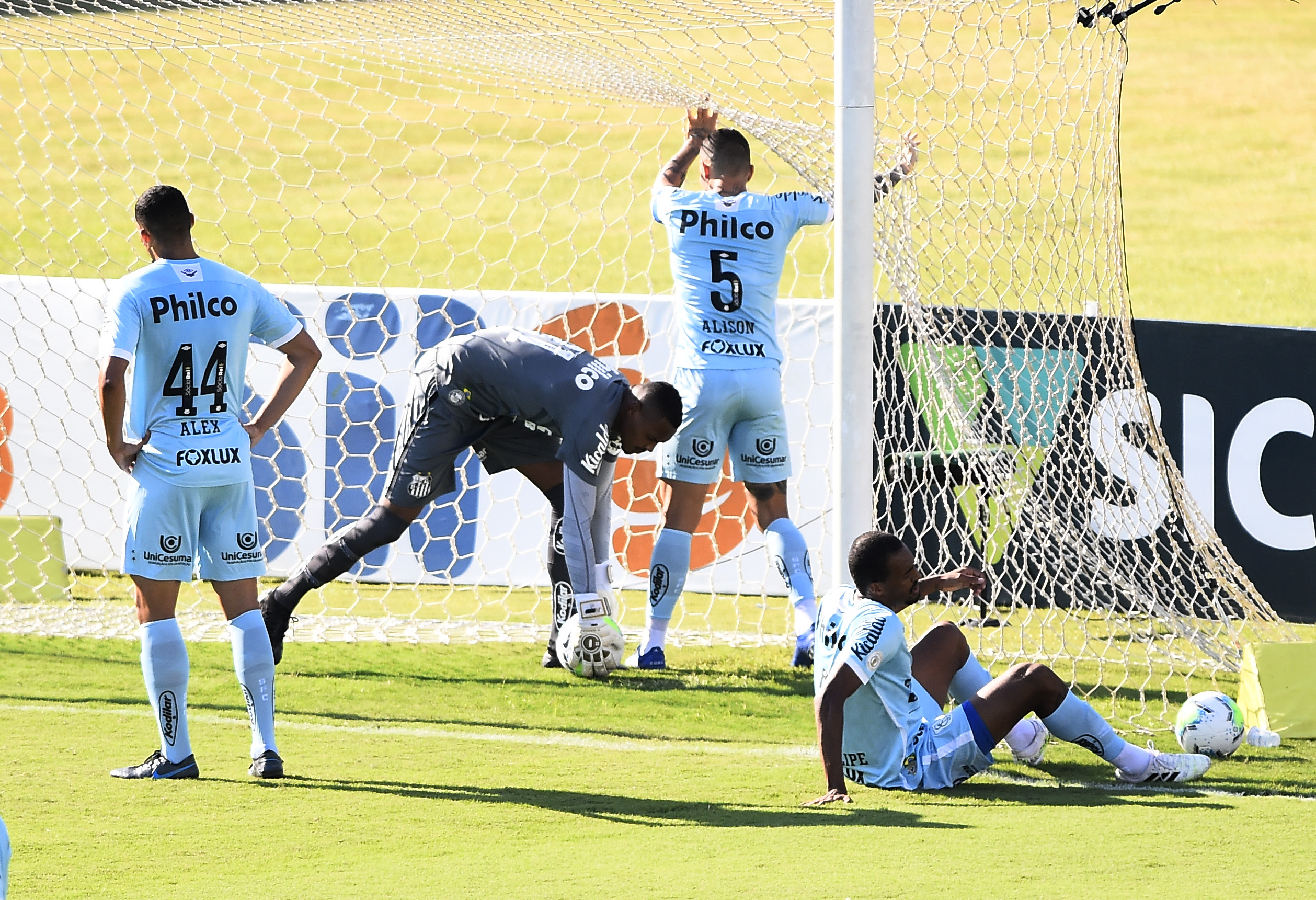 GE Santos #92 - Tropeço no RJ, Brasileirão "em banho-maria" e os presentes de Natal que o santista gostaria episode artwork