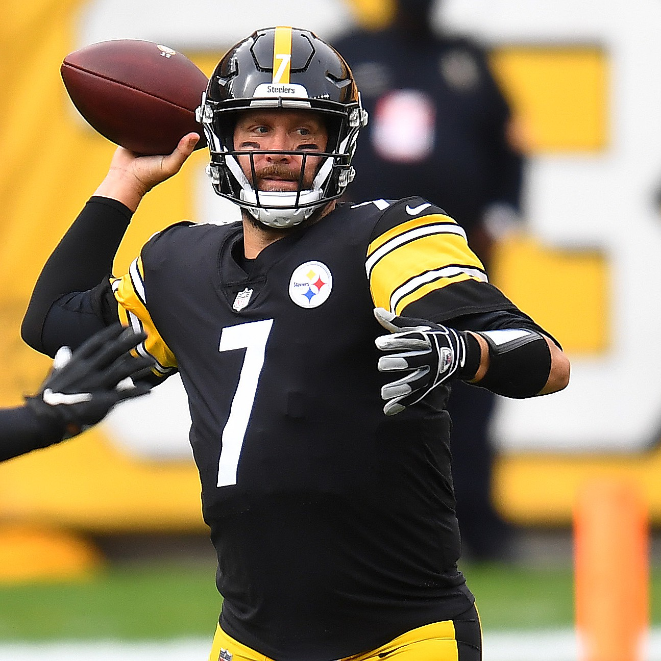 Primeira Descida #52 - Steelers e Titans: os invictos da AFC podem brigar pelo título da NFL? episode artwork