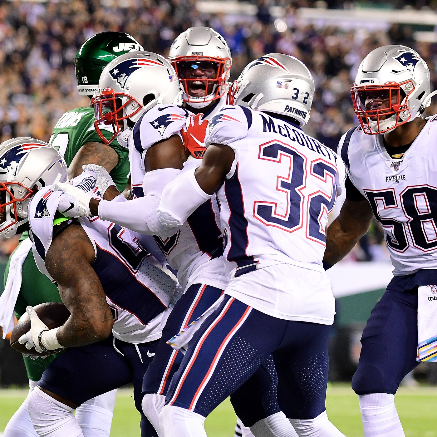 Primeira Descida #10 - Patriots e sua defesa imbatível, a lesão de Mahomes e histórias da NFL com José Renato Ambrósio episode artwork