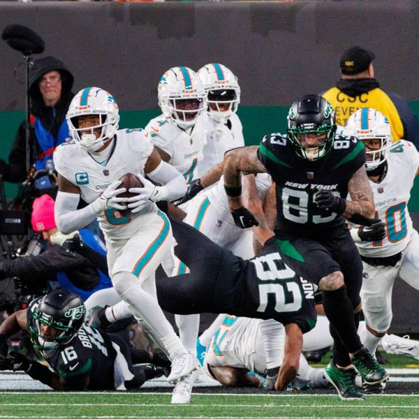 NFL Primeira Descida #134 | Rodada 12 da NFL | O inédito Pick-6 em cima de Hail Mary em Jets vs Dolphins episode artwork