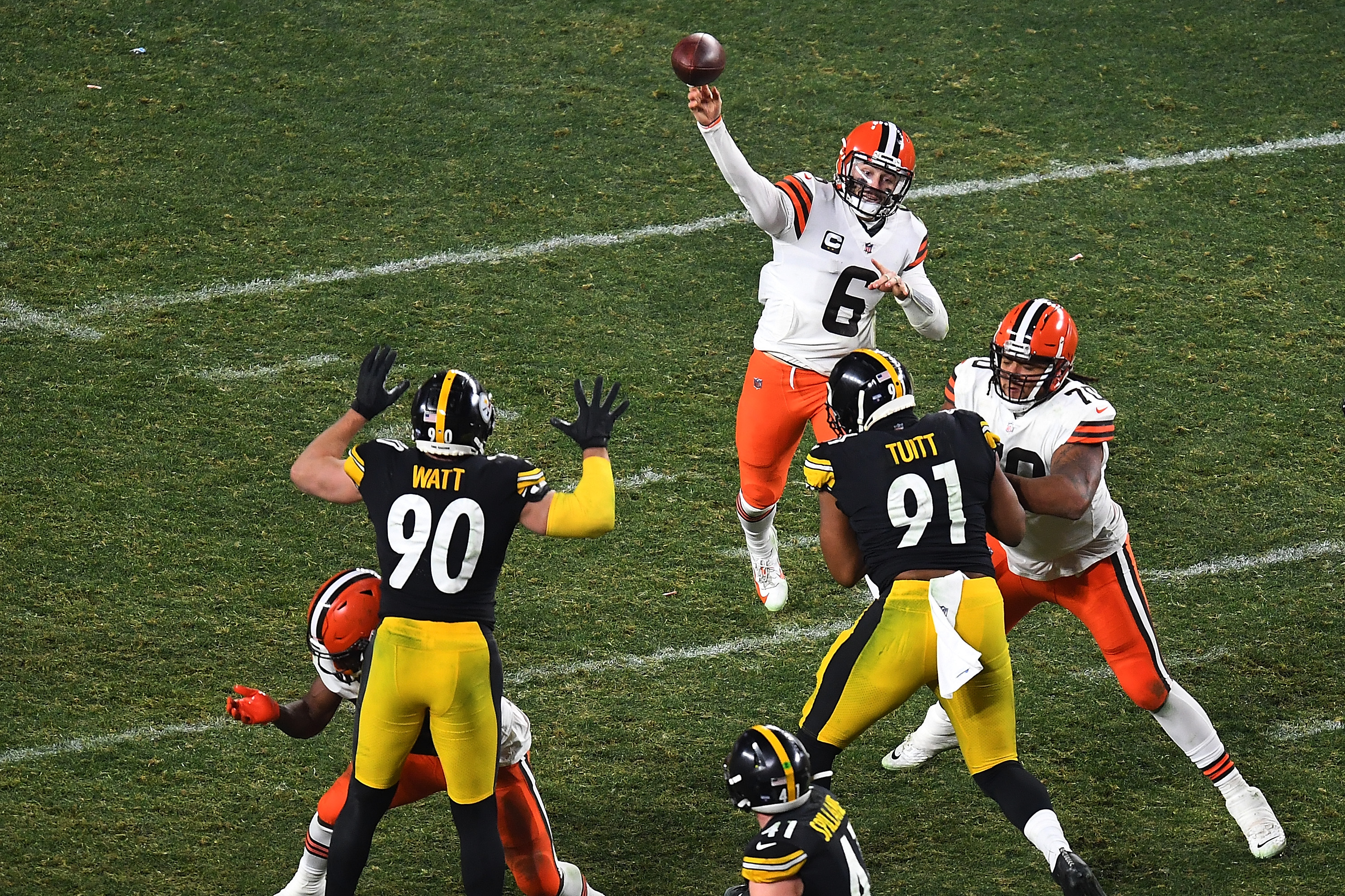 Primeira Descida #64 - Vexame dos Steelers e "lição" de Tom Brady; como foi a rodada de wild card da NFL episode artwork