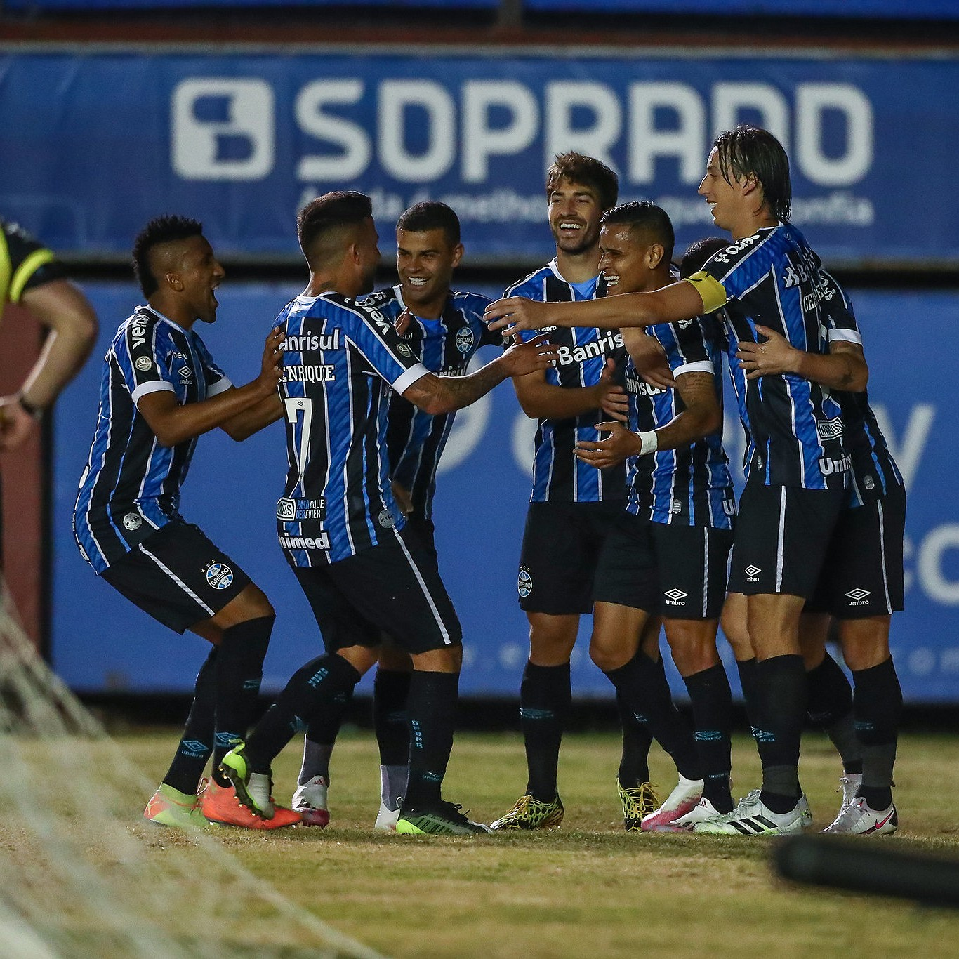 GE Grêmio #41 - Menos brilhante do que já foi, time de Renato fica perto de tri histórico episode artwork