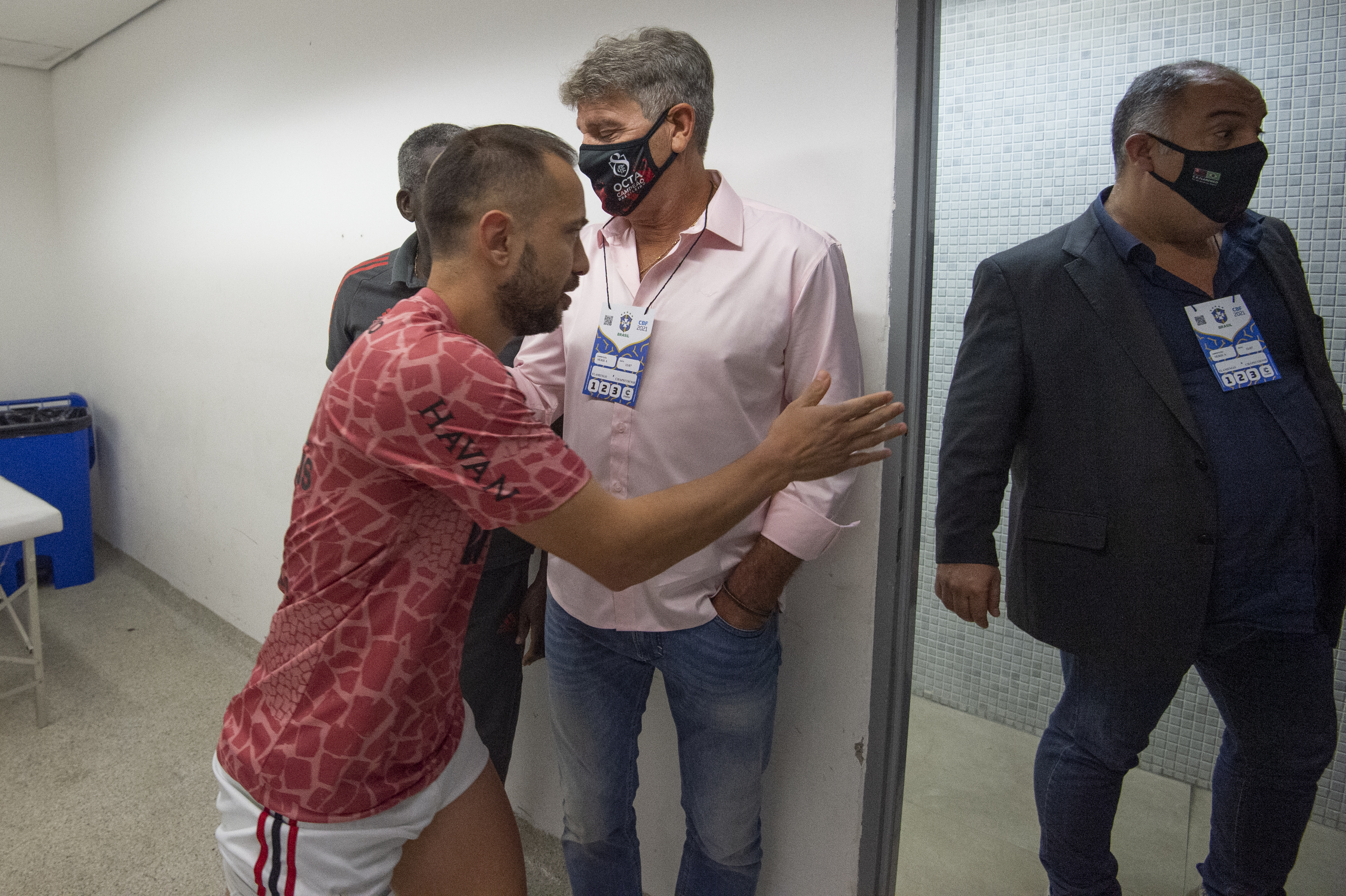 A Mesa #87 - Os bastidores de Renato no Flamengo e o abismo entre europeus e sul-americanos 
