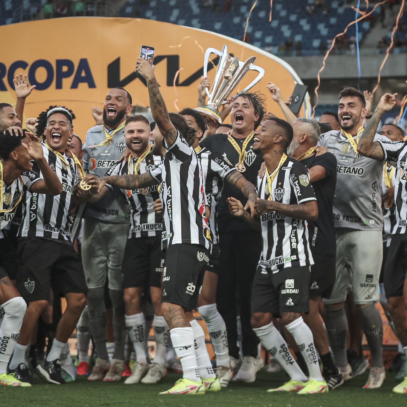 A Mesa #144 - Rivalidade histórica apimenta decisão da Supercopa: "Um jogo espetacular"