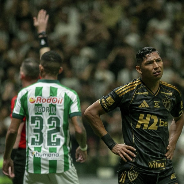 GE Atlético-MG #484 - Bola na trave não altera o placar