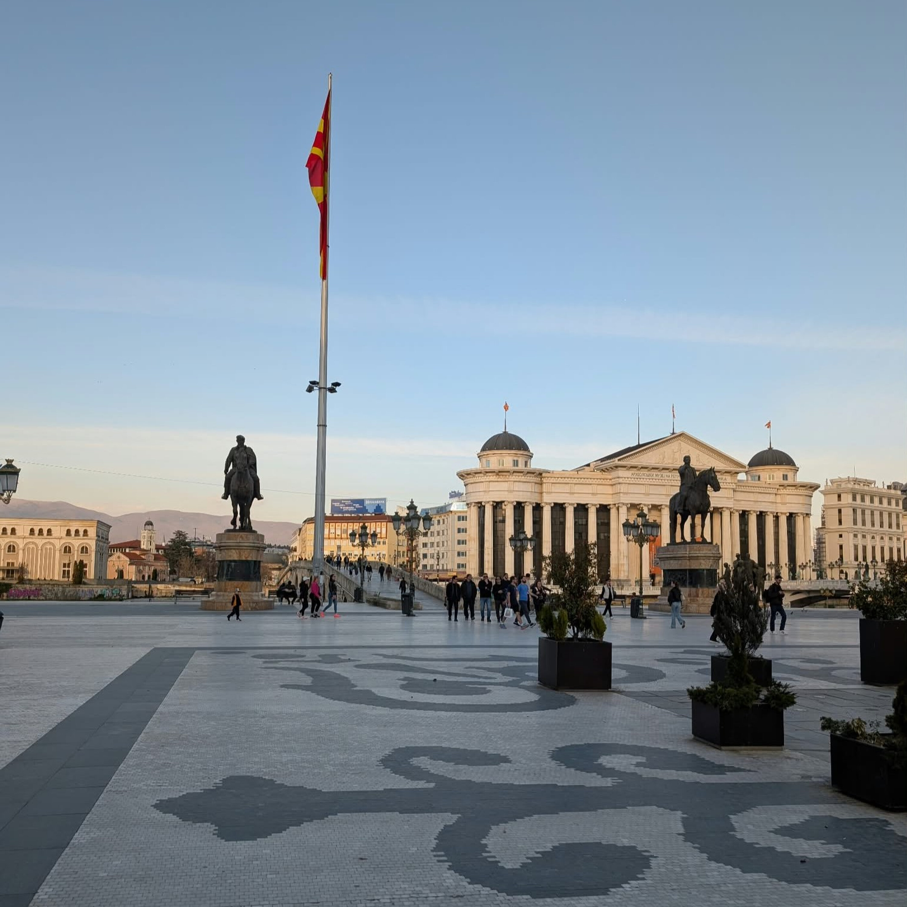 S14E16: SKOPJE - Ja mám sochy naozaj rád