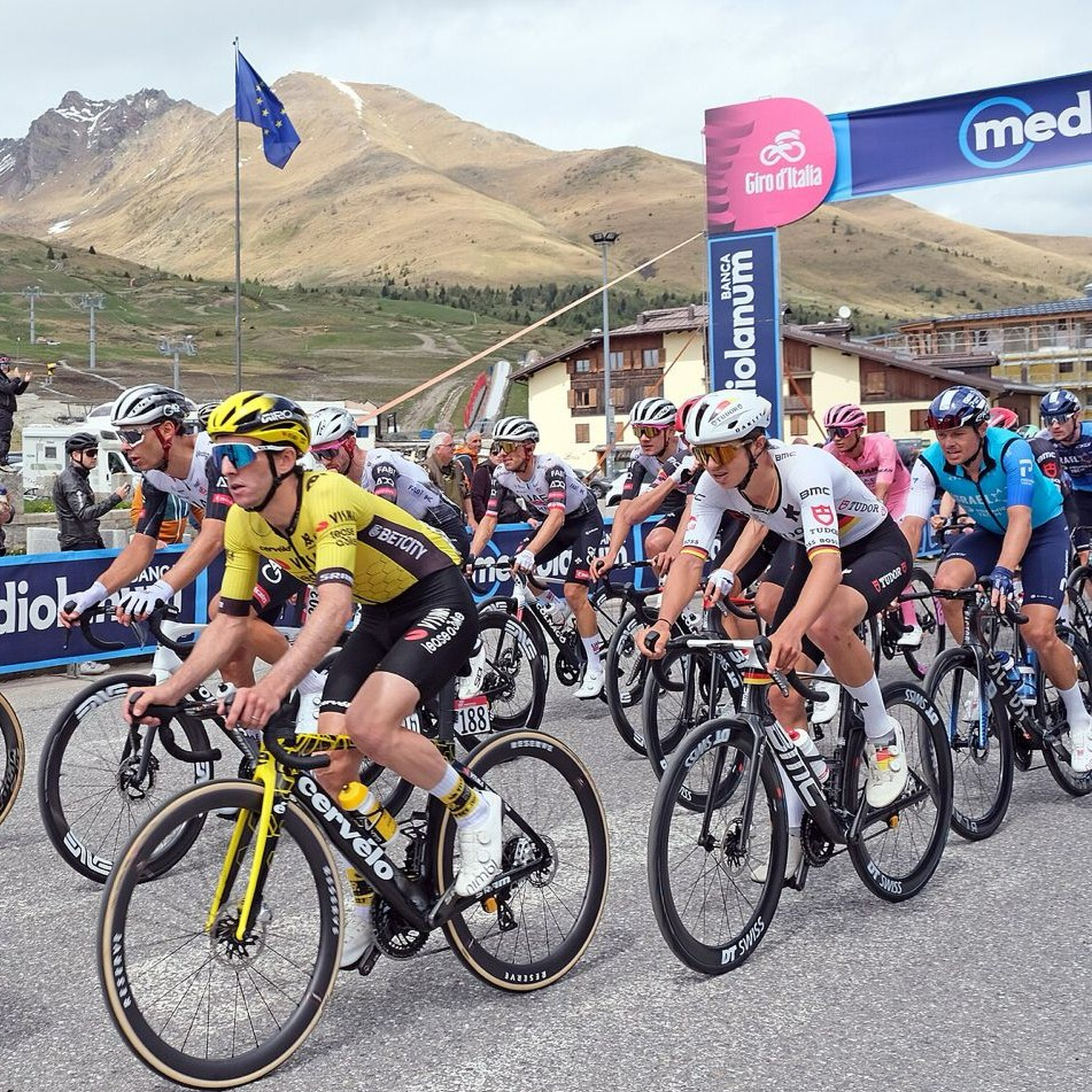 S14E8: DO TALIANSKA ZA GIRO D’ITALIA - Bambini orgány