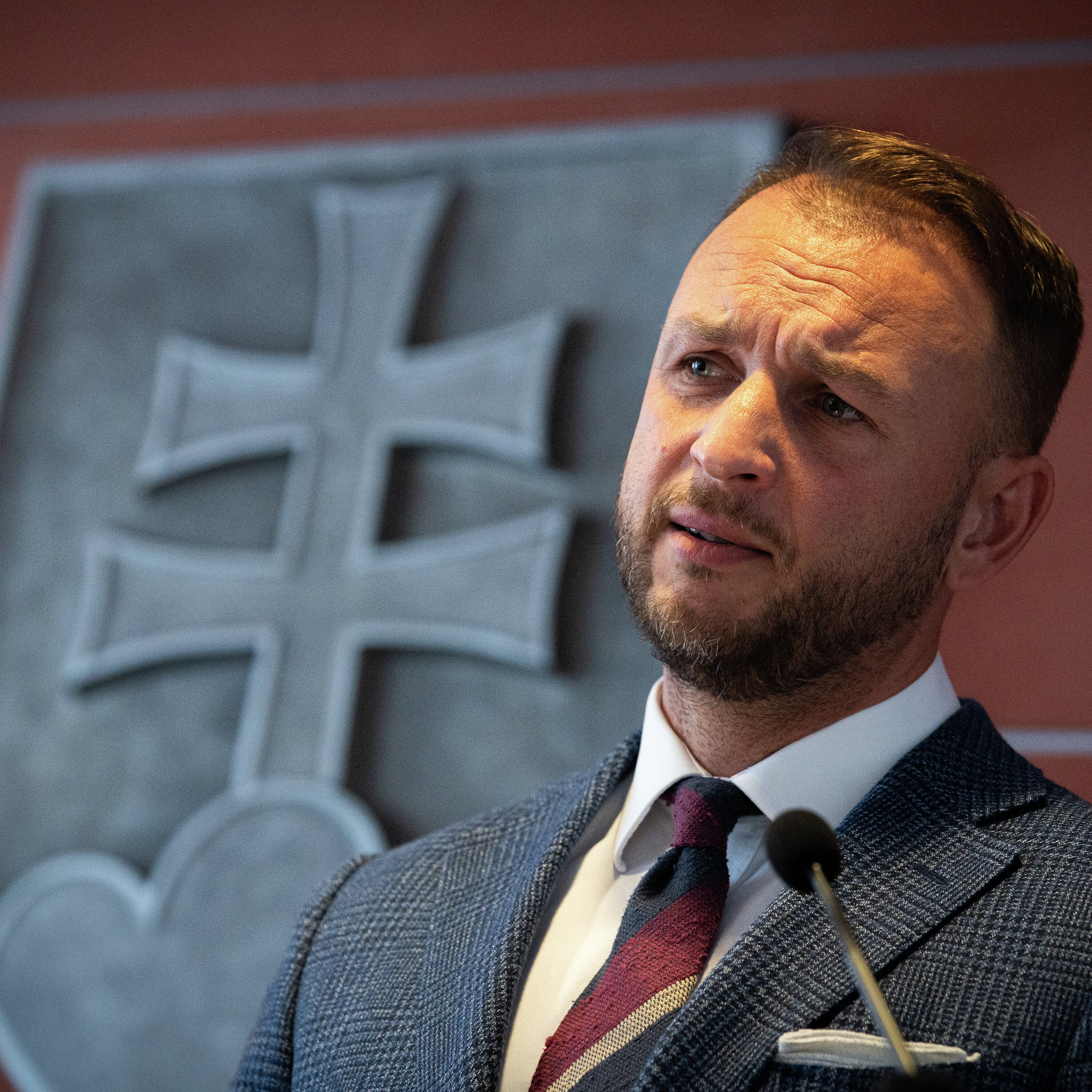 Výber Beaty Balogovej: Šutaj Eštok rozdáva rady na prežitie. Ale pred kým vlastne? Výber Beaty Balogovej: Šutaj Eštok rozdáva rady na prežitie. Ale pred kým vlastne?