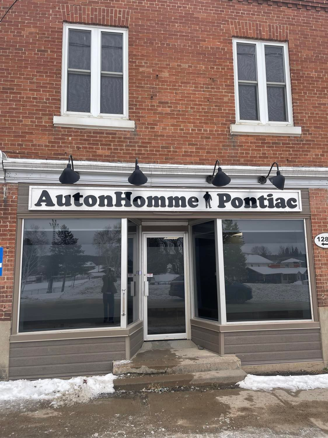 Reportage - Tyler Ladouceur et Pierre-Alain Jones - Nouveaux locaux d'AutonHomme Pontiac